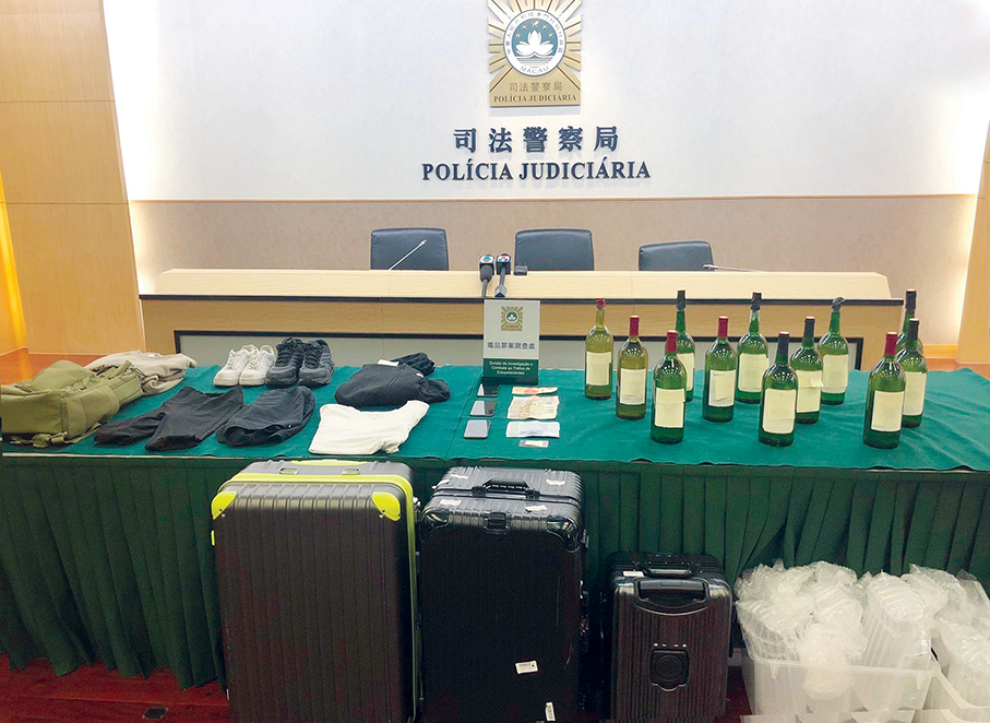 3 Taiwanese smuggle ‘wine’ containing 30 kg of cocaine worth 33 million patacas: police