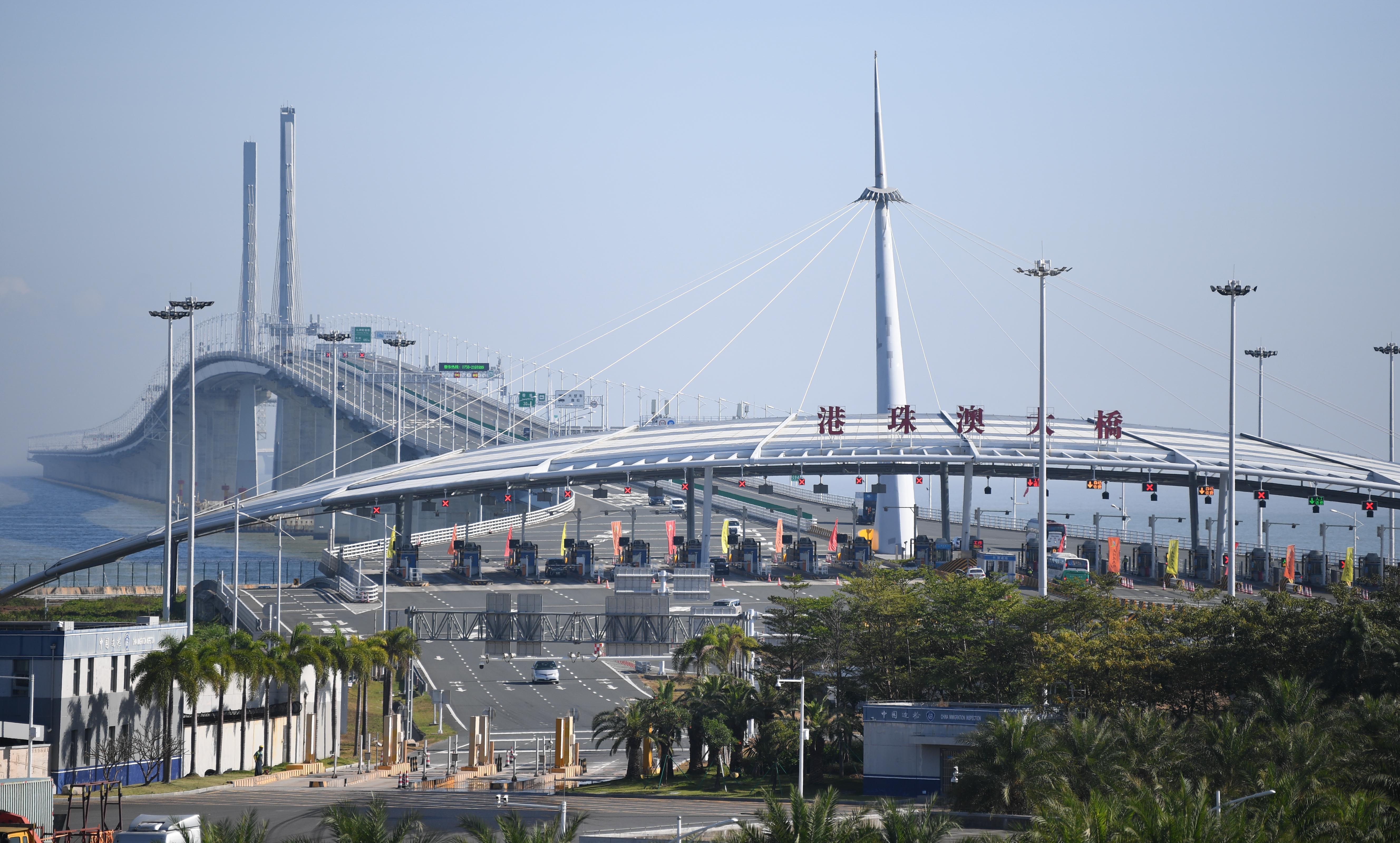 HK-Zhuhai-Macau Bridge hits new daily passenger flow record 