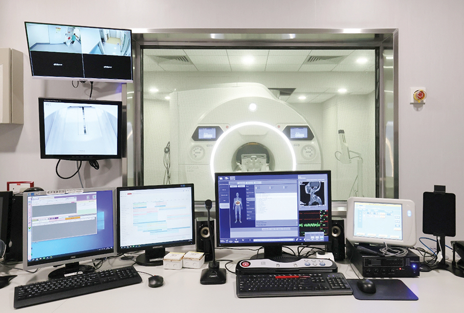 New high-strength MIR scanner starts at public hospital