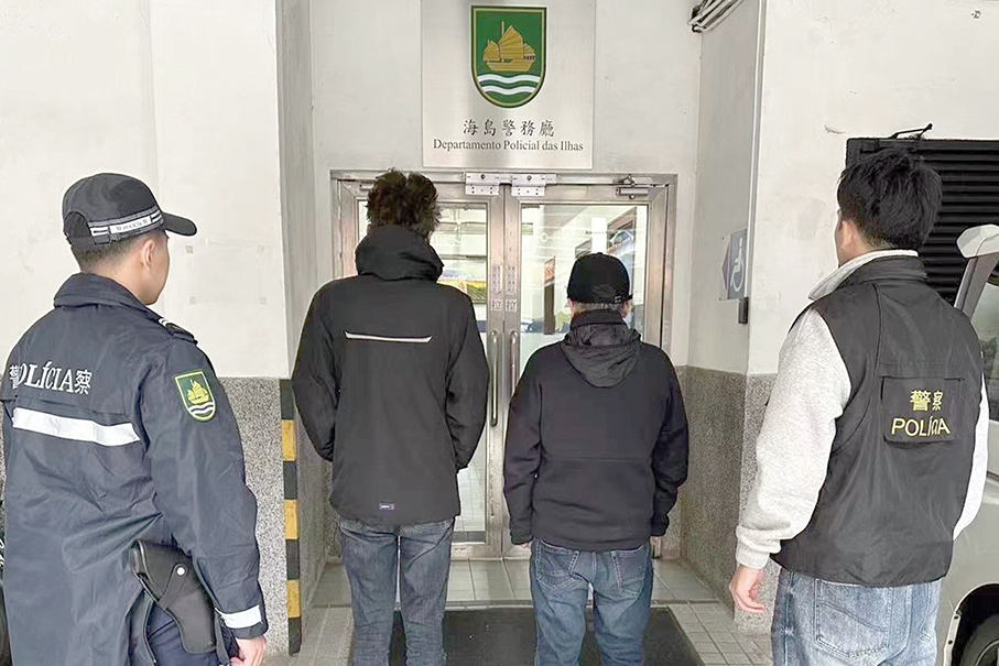 Police nab 2 elderly pickpockets, raid illegal inn