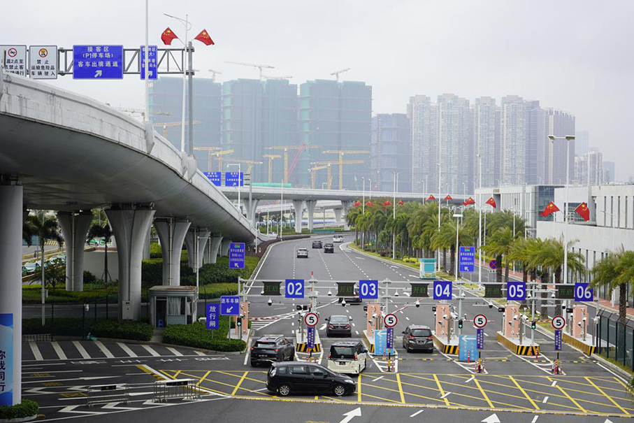 HK-Zhuhai-Macao Bridge logs new peak in daily vehicle traffic