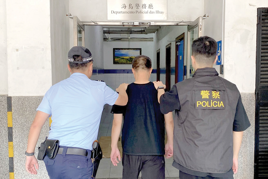 Mainlander touches Filipino cleaner’s buttocks in lift: police