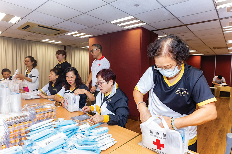 Sands China gives free  emergency kits to community