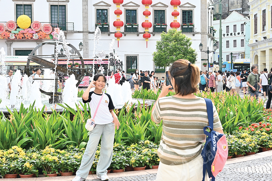 Macau logs 25.9 million visitors in Jan-Sept, up 30 pct 