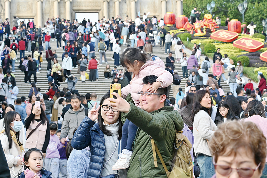 Businesses mostly happy with CNY holiday sales