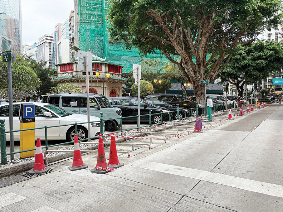 Angled parking for motorbikes to be set up on Rua de Santa Clara
