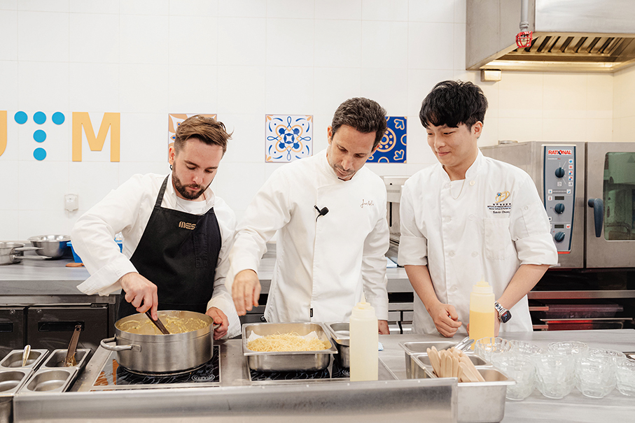 UTM, SJM host culinary masterclass featuring chef José Avillez