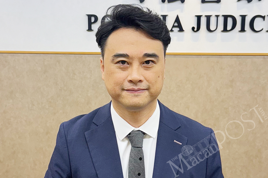 Police nab duo for stealing chips worth HK$45,000 from gambler 