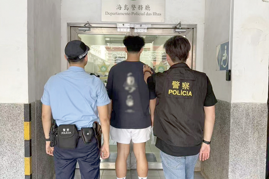 Police apprehend uni student for stealing e-scooter 