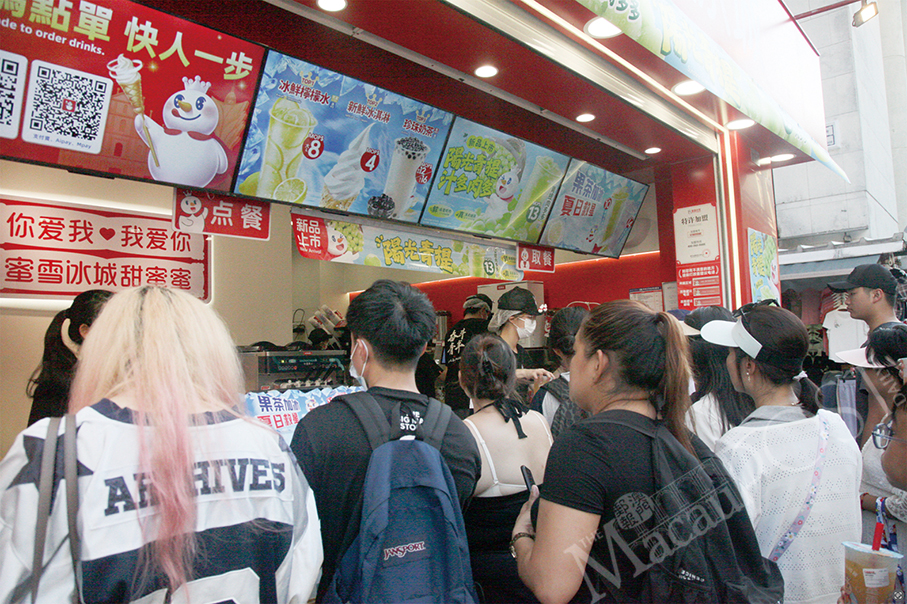 Macau grapples with extreme heat, typhoon warning