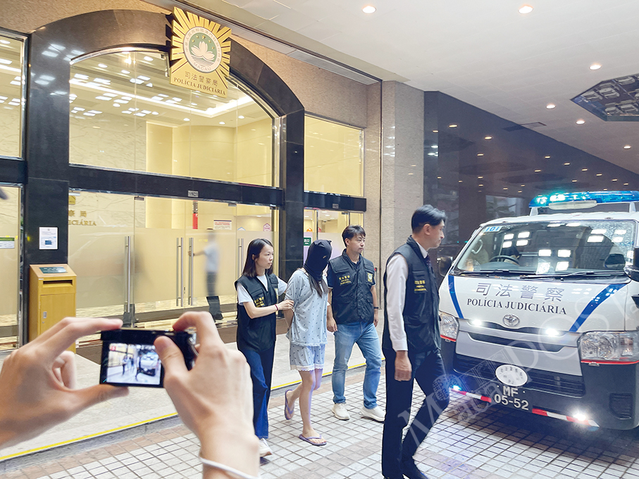 Police bust 3 illegal exchange cases