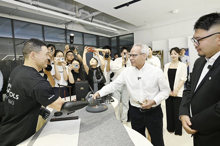 Macau CE Sam Hou Fai on 5-day visit to Hangzhou, Shanghai, Nanjing