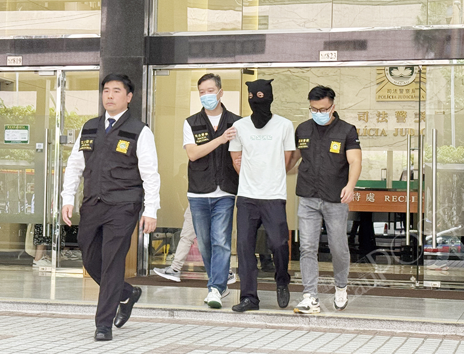Macau police nab loan shark for falsely imprisoning gambler