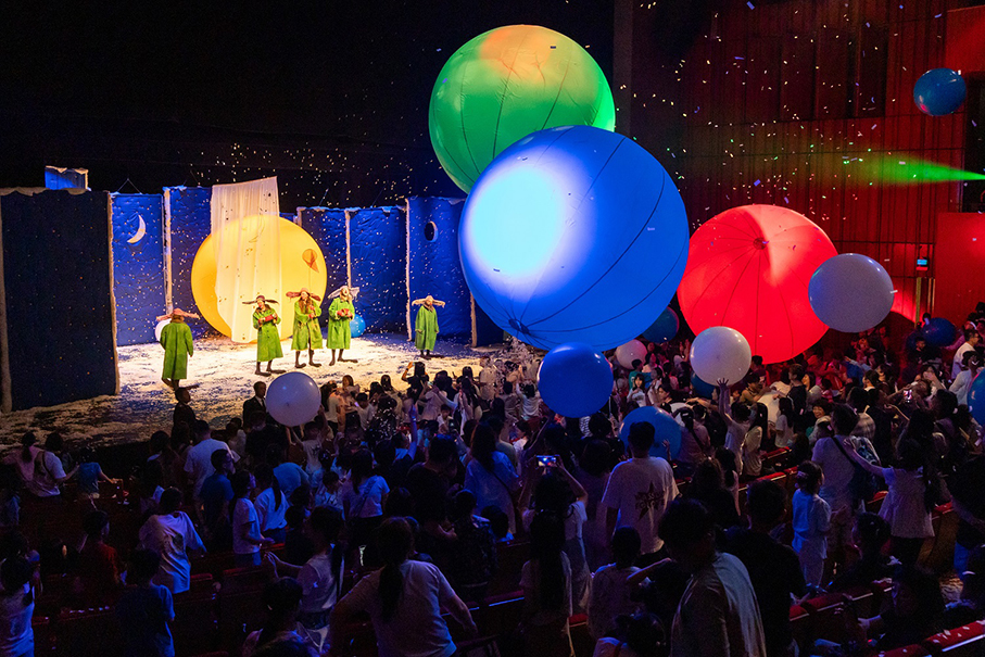 2nd Macao International Children’s Arts Festival (MICAF) holds charity session of ‘Slava’s Snowshow’