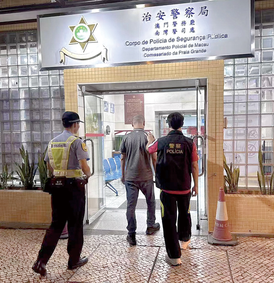 Macau police nab HK man for stealing from 4 cars