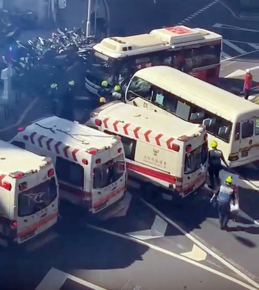 Macau police van hits TCM bus, 6 bus passengers injured