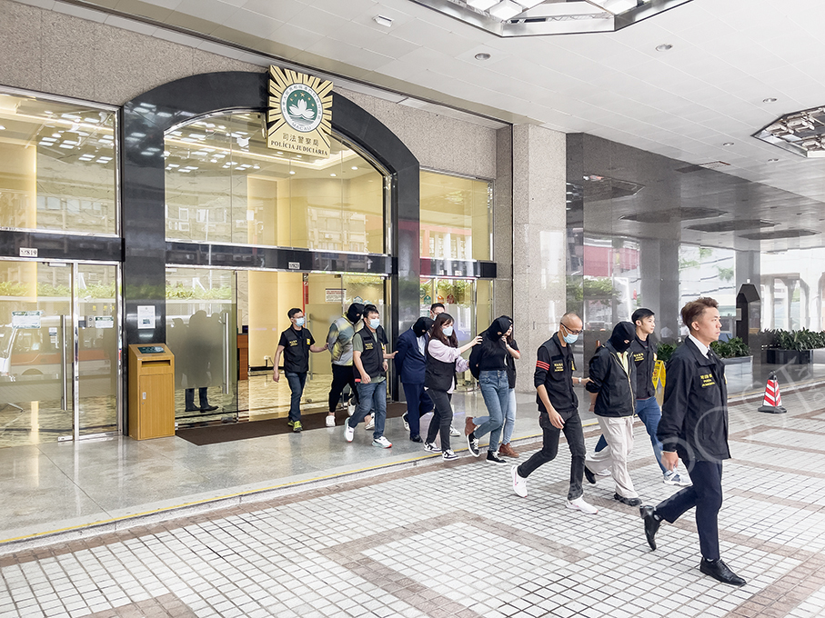 Police nab HK-Macau quartet for cheating 2 casinos out of HK$19 million 