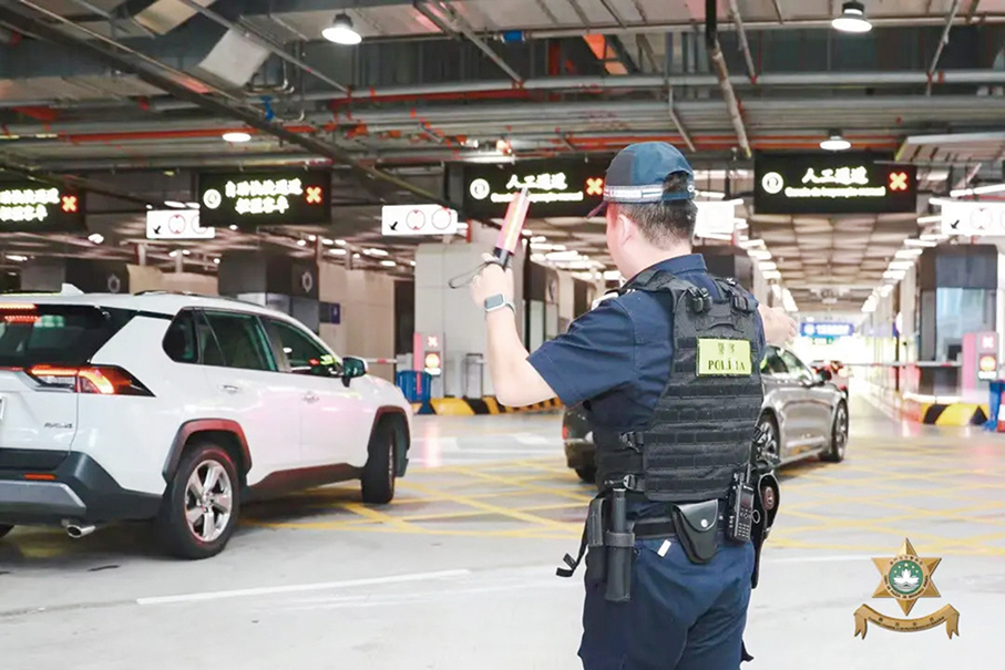 Macau-Hengqin checkpoint relaxes criteria for vehicle passengers allowed to pass border controls with drivers
