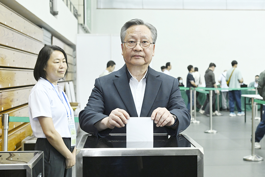 Macau govt appoints legislature’s ex-speaker Kou Hoi In as TDM chairman