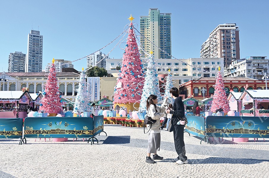 17-day Christmas Market kicks off, vendors talk sales & expectations: Vox pop