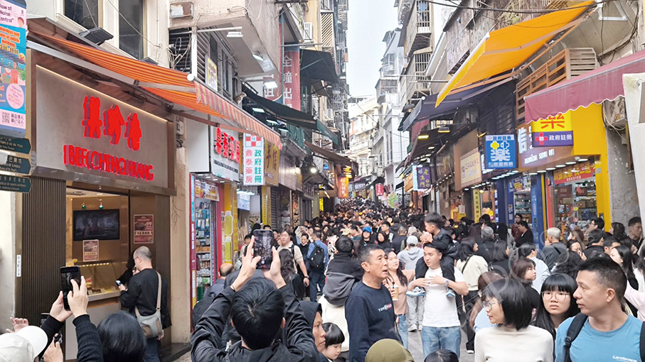 Macau logs record-breaking 39.411 million visitors so far this year: police