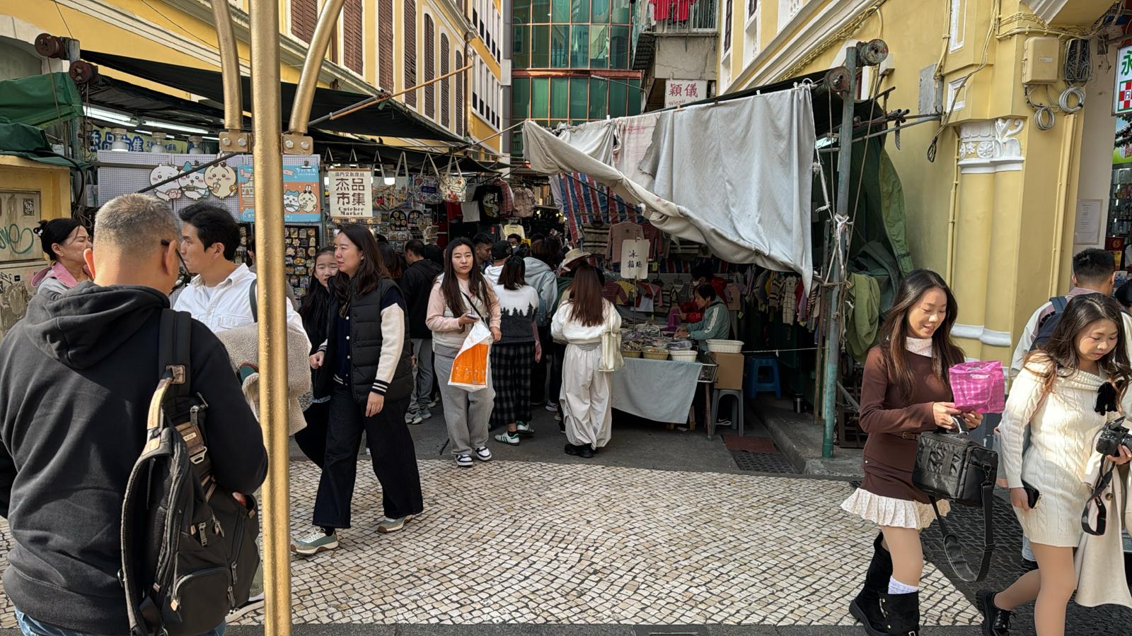 Macau imports drop 3.7 pct in Jan-Nov 2025, accounting for nearly 90 pct of total trade