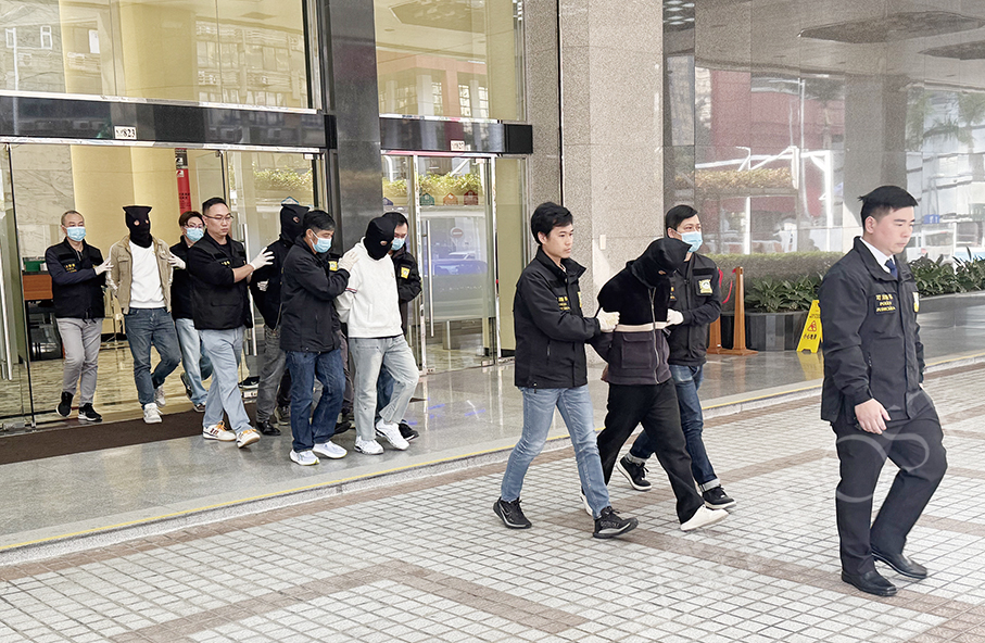 Macau police bust fraud gang, seizing 128 bogus gambling chips