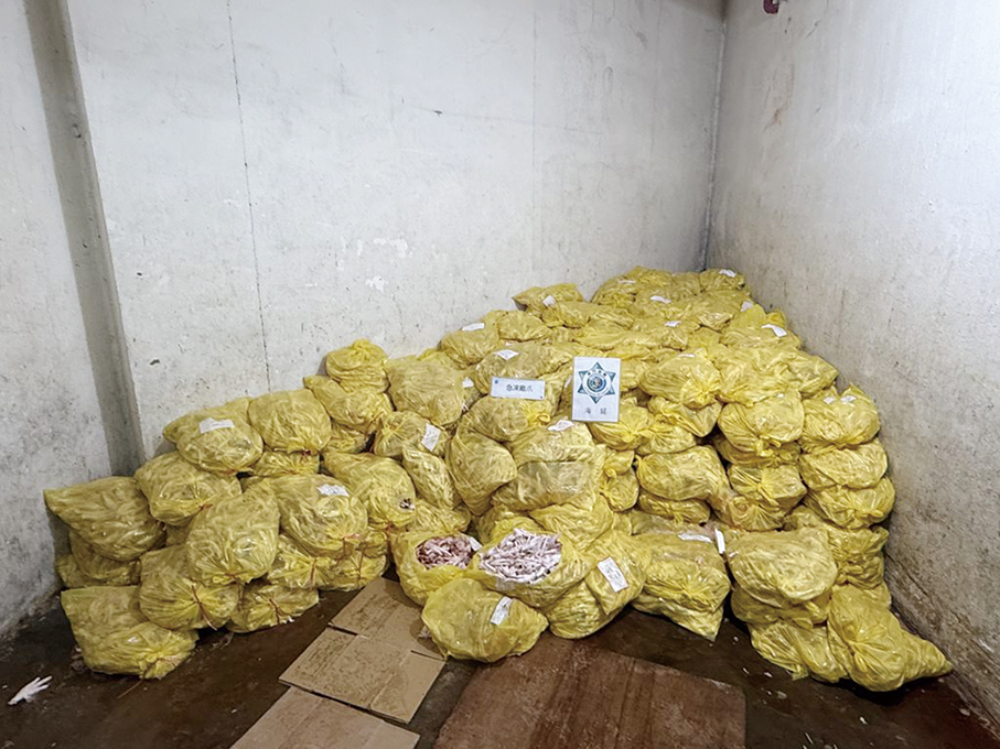 Customs seizes frozen chicken feet weighing 1.8 tonnes worth 45,000 patacas