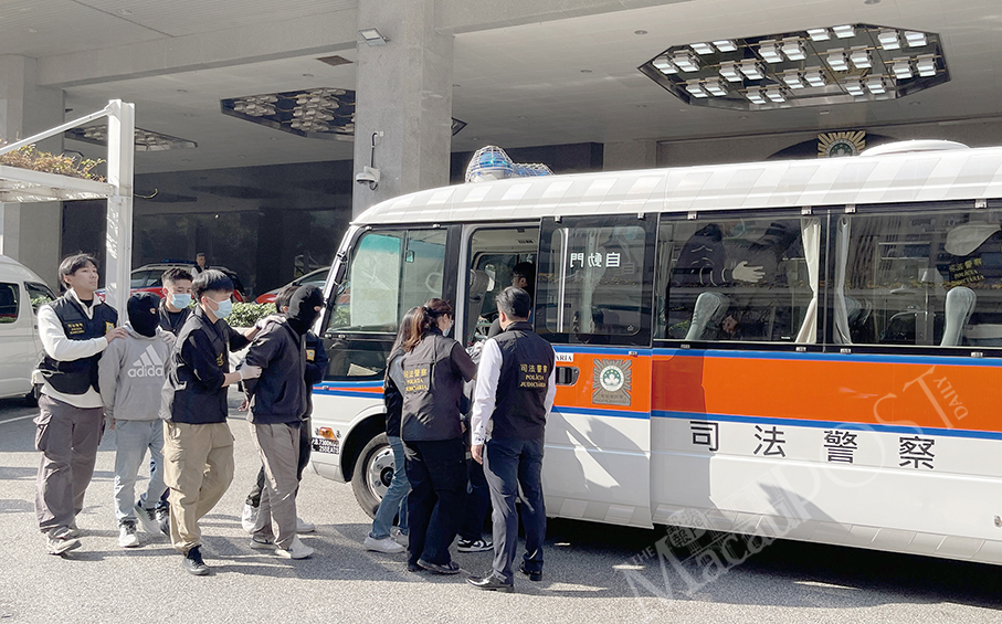 Police nab 6 for fake & illegal employment