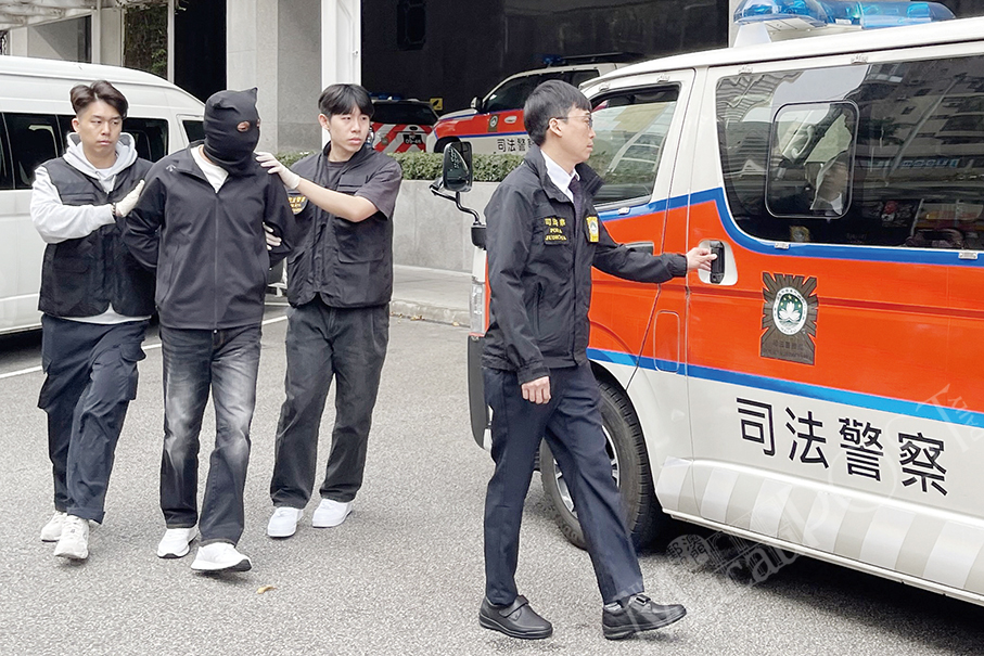 Police bust mainlander for stealing, gambling away girlfriend’s money