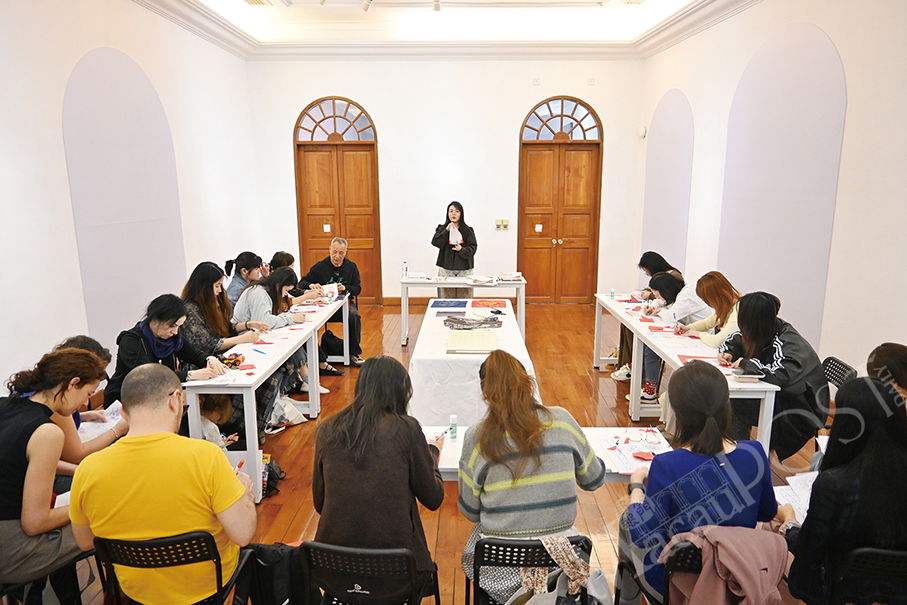 Macau Literary Festival workshop gathers curious minds to learn about Nüshu