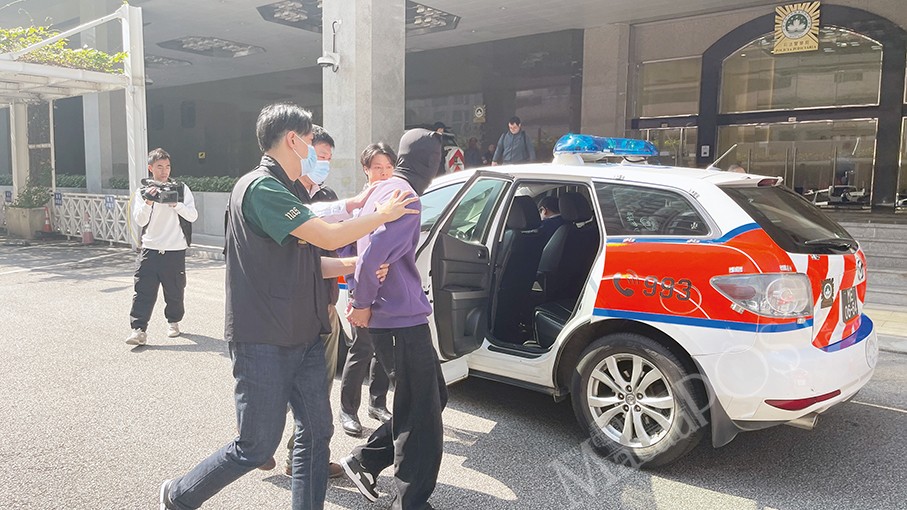 Police bust 3 illegal exchange dealers in a day