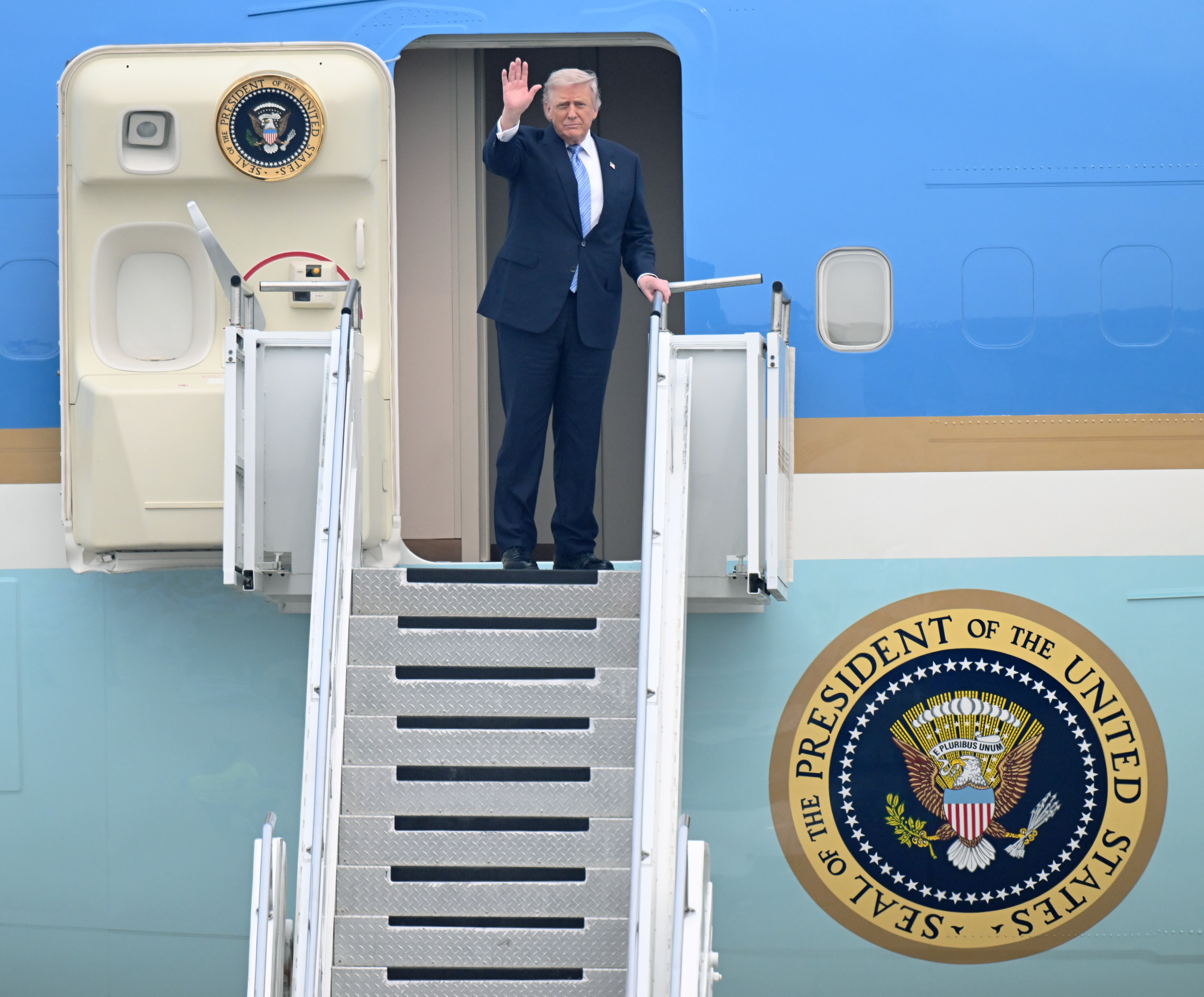 Xi, Trump reach series of new common understandings: FM spokesperson