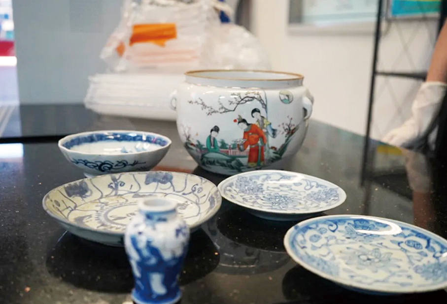 Zhuhai's Gongbei Customs seizes 6 cultural relics at Wanzai checkpoint