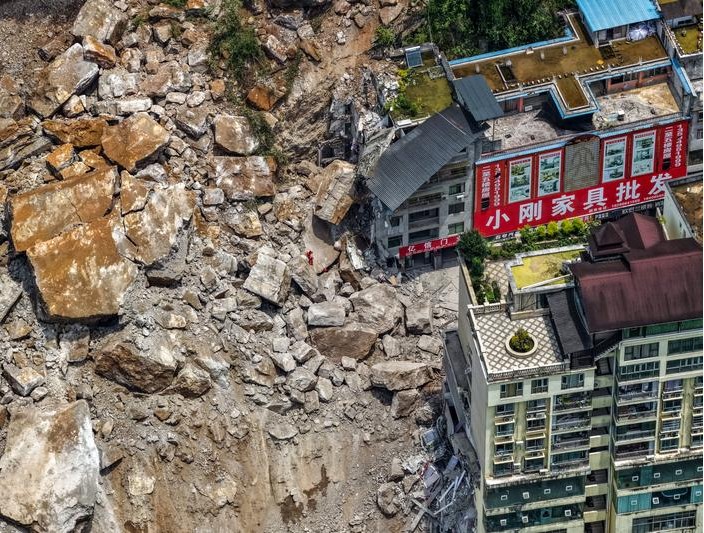 Xi urges scientific search, rescue efforts after Chongqing mountain collapse