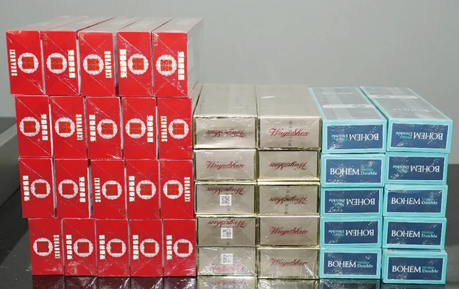 Zhuhai's Gongbei Customs seizes 8,000 cigarettes at HZMB