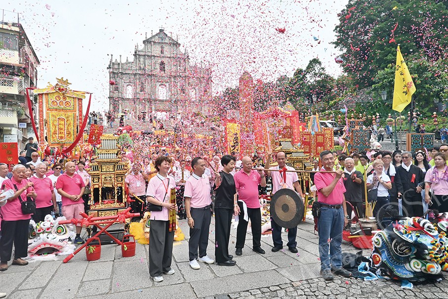 Na Tcha parade brings customs, beliefs to Macau city centre